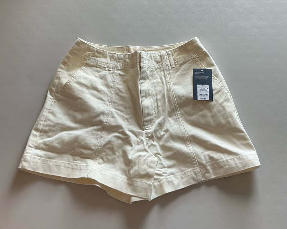 Universal Thread Size 8 Cream Shorts
